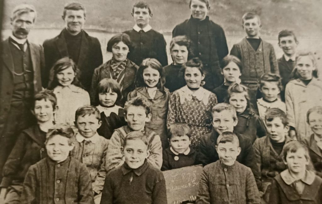 Darraweit Guim State School 1916 photo showing some of the Cummins and Stockdale family descendants